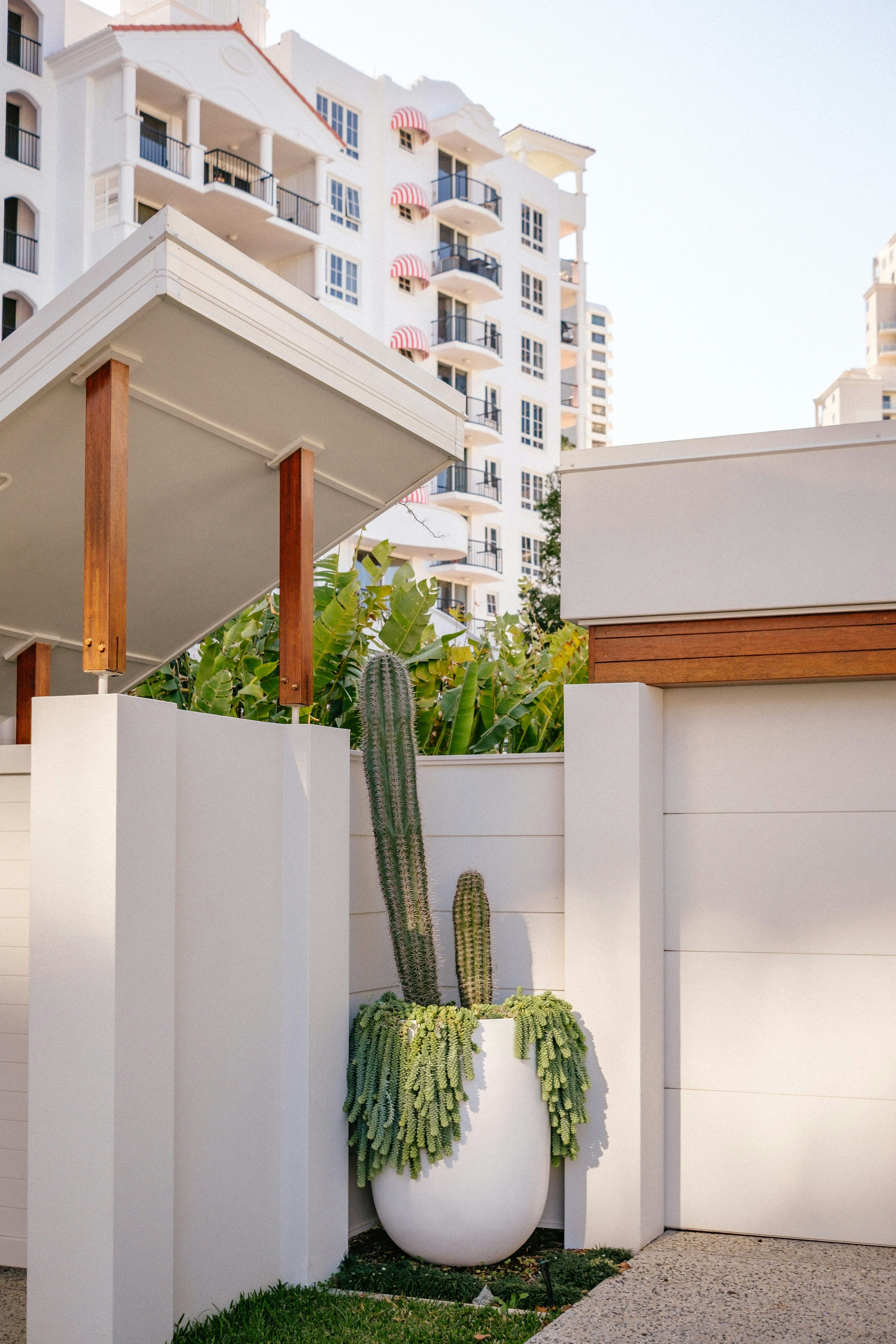 Dummy media imgi_51_photo-1759050526841-37d7277c65d1.jpg